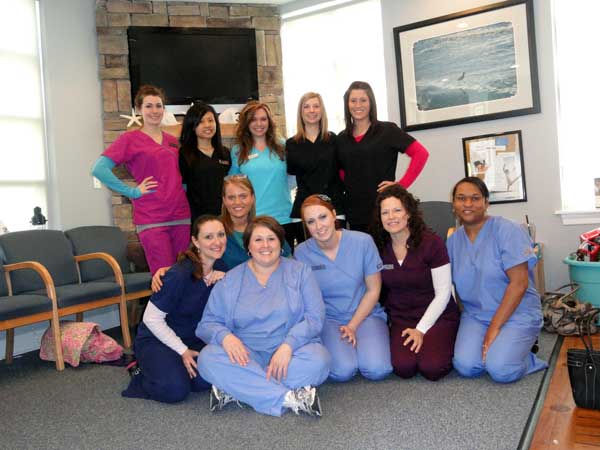 Congratulations new dental assisting grads, Winter 2011!